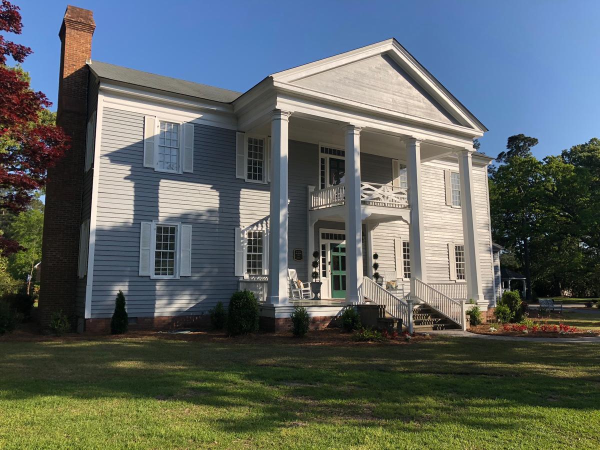 The Elizabethtown Inn Bagian luar foto