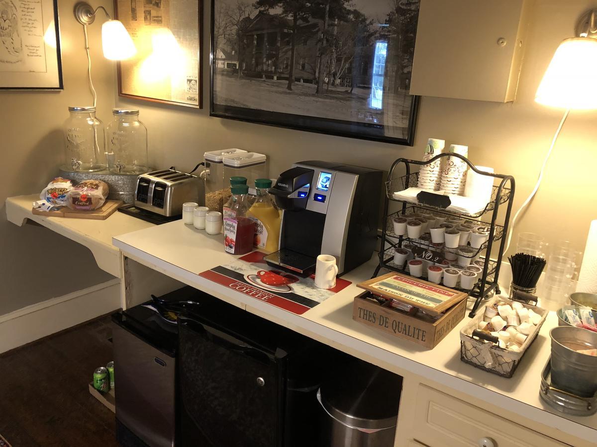 The Elizabethtown Inn Bagian luar foto
